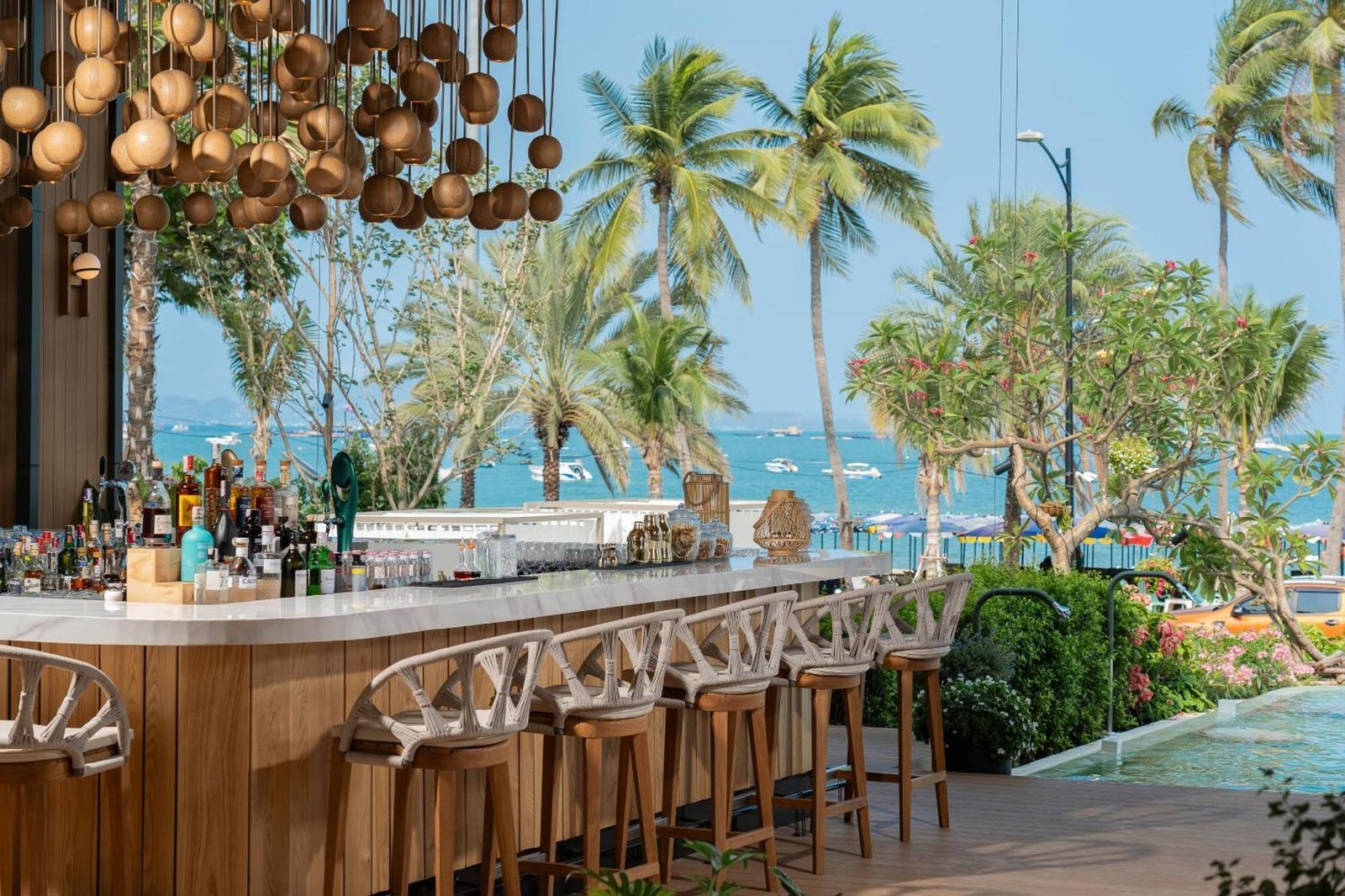 Meliá Pattaya Hotel, at the table