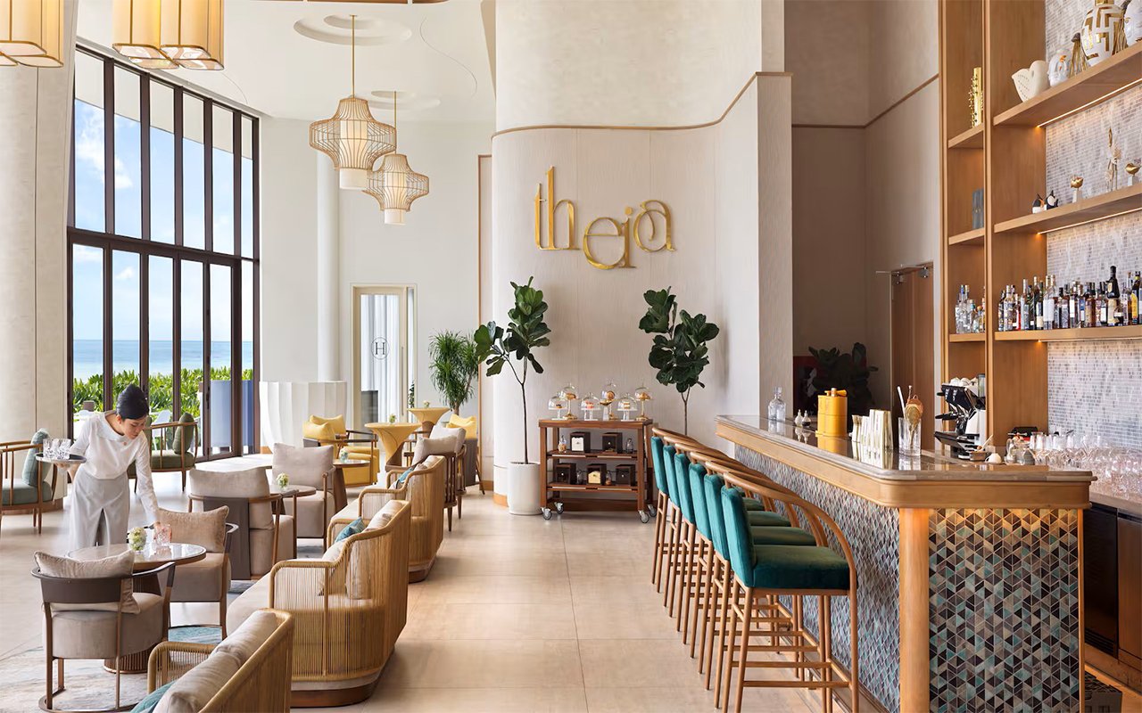 Villa Le Corail, a Gran Meliá Hotel, at the table