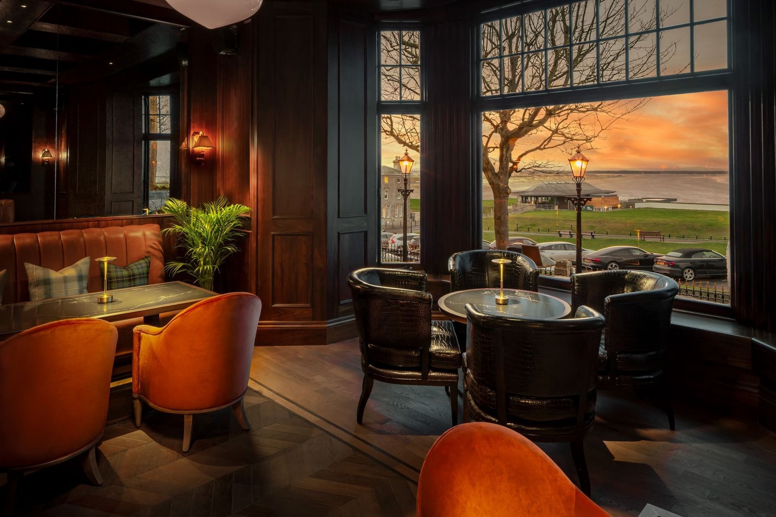 Seaton House, bow butts bar