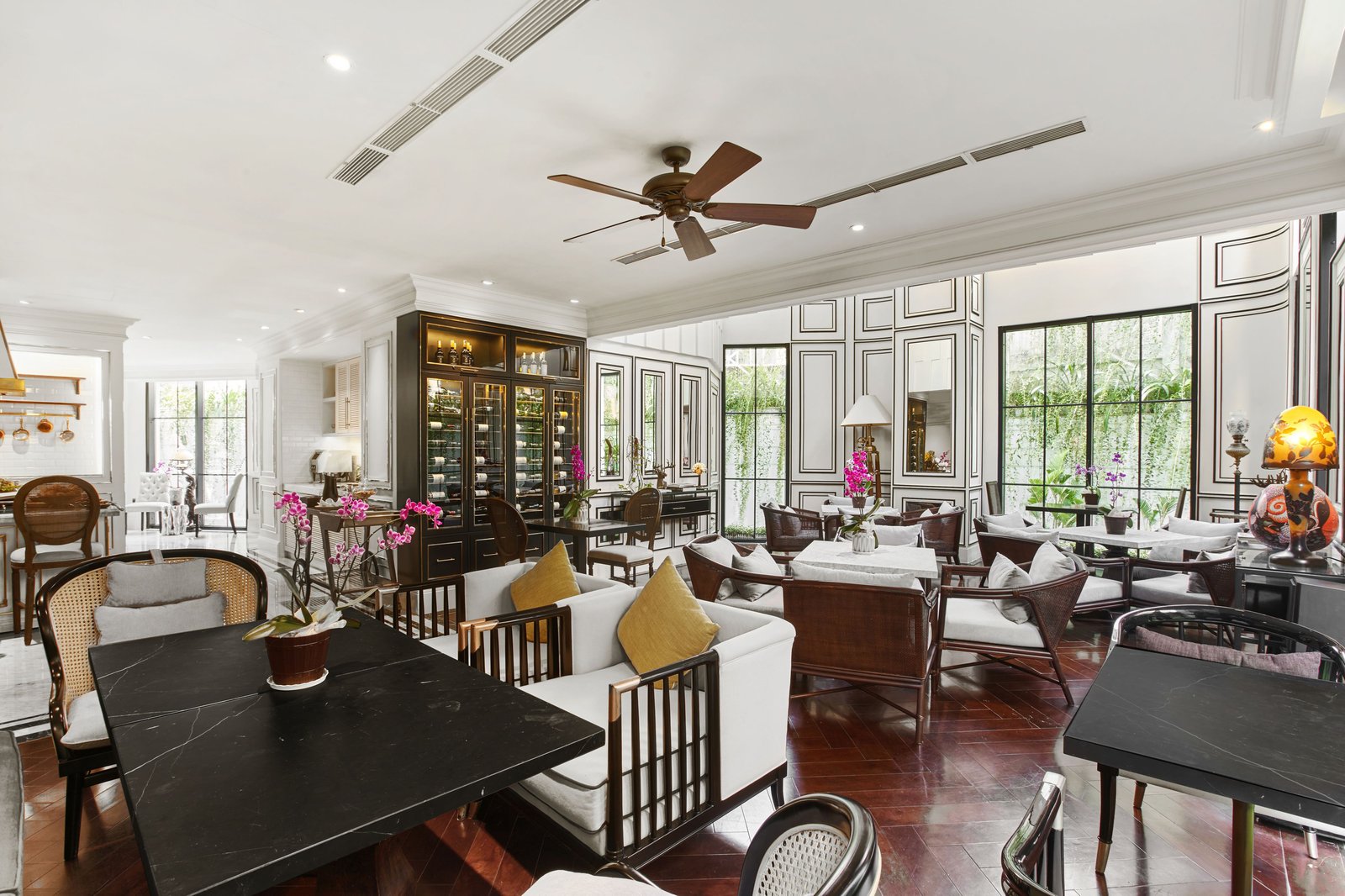 Bach Suites Saigon, A member of Design Hotels, part of Marriott Bonvoy, at the table