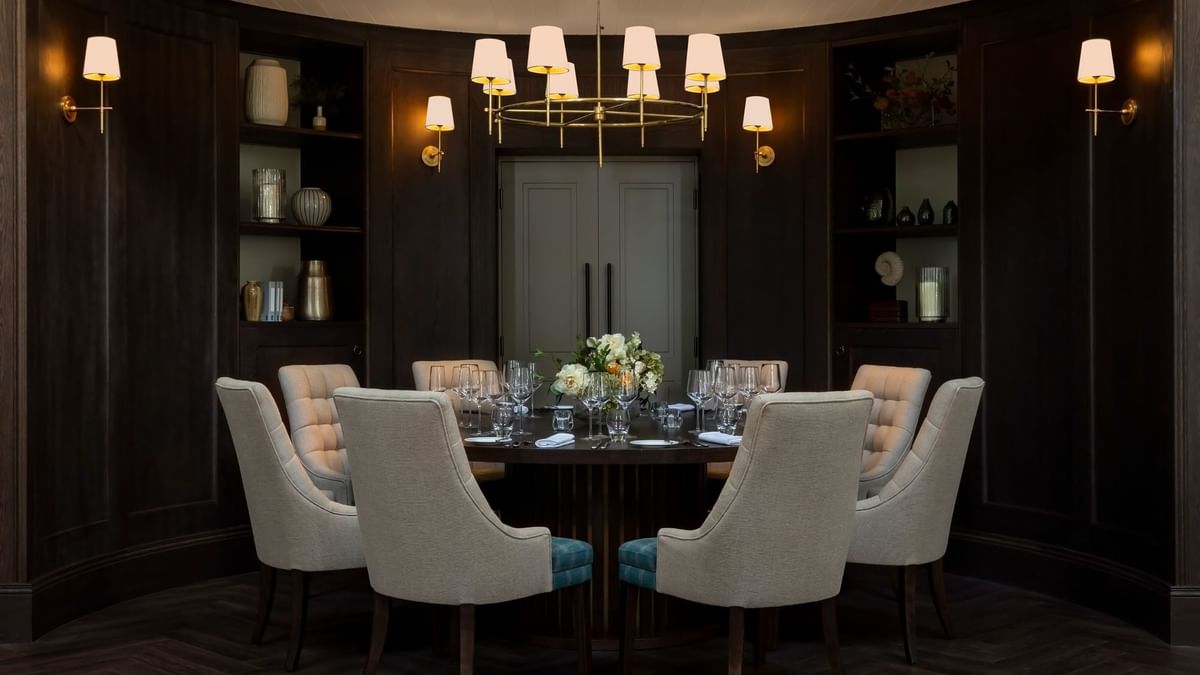 Dunluce Lodge, at the table