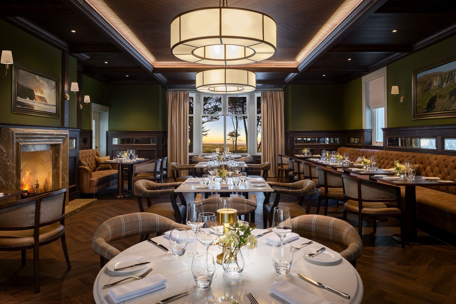 Dunluce Lodge, at the table