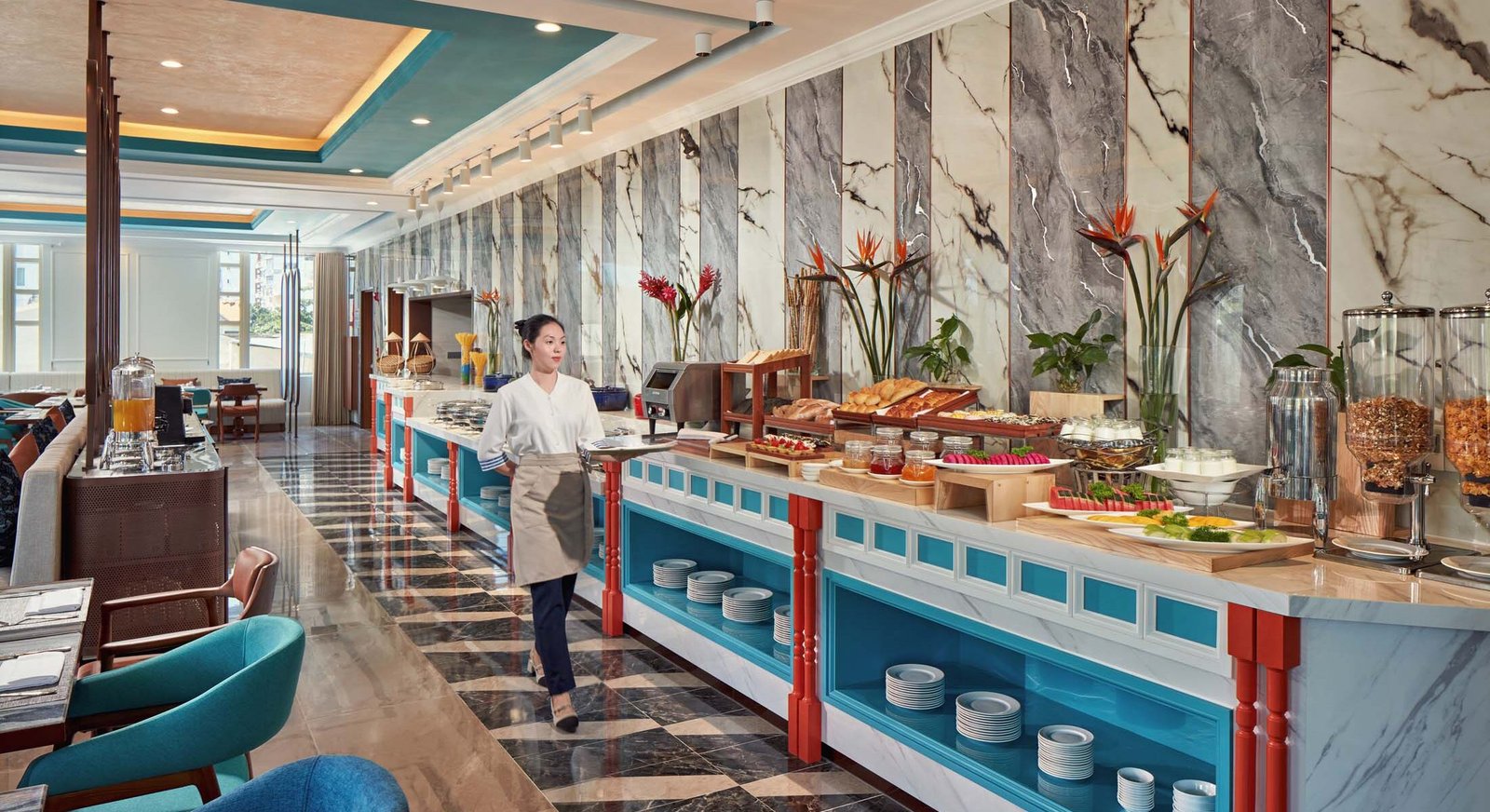 Mercure Nha Trang Beach — eat & drink