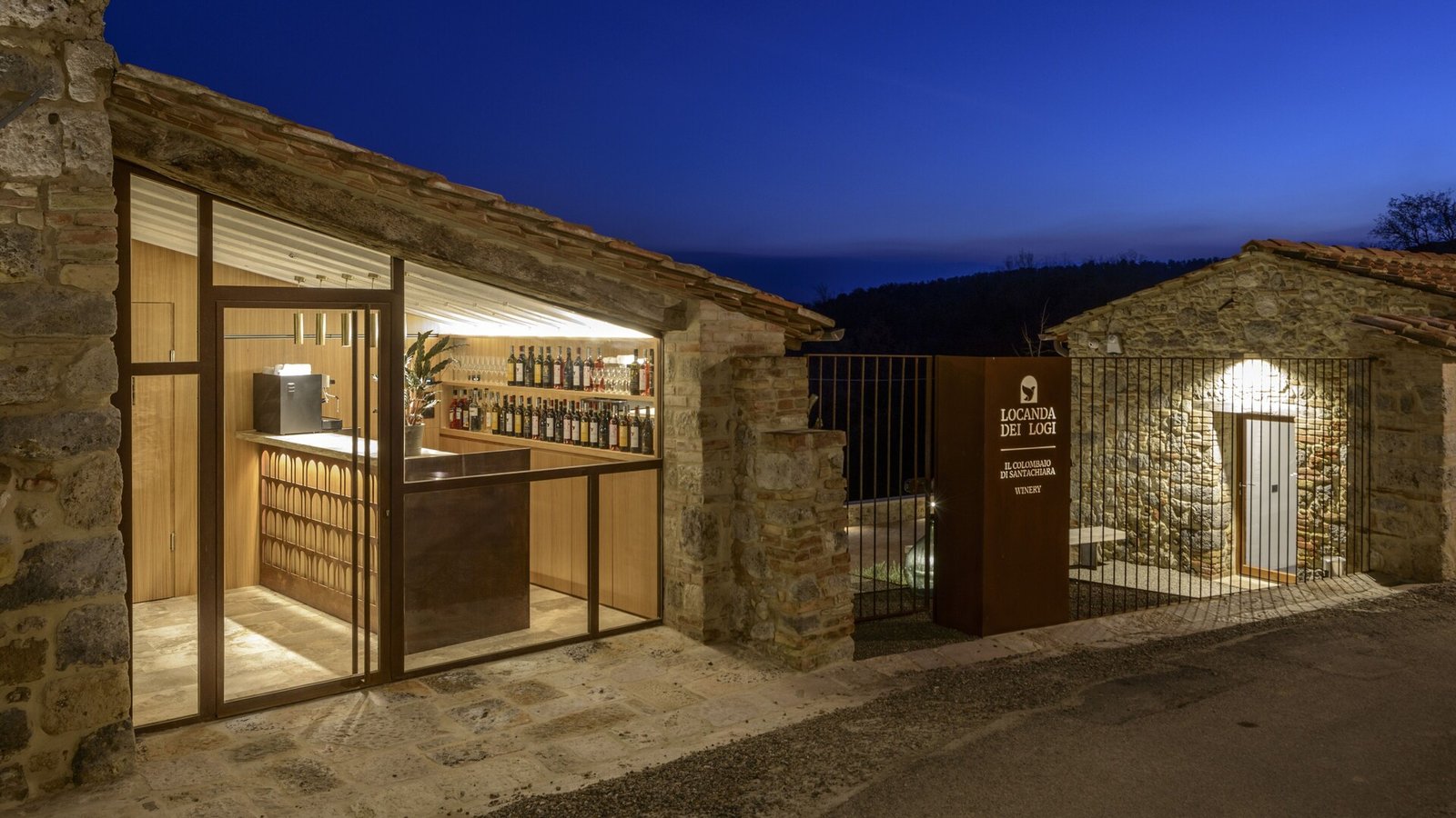 Locanda dei Logi, at the table