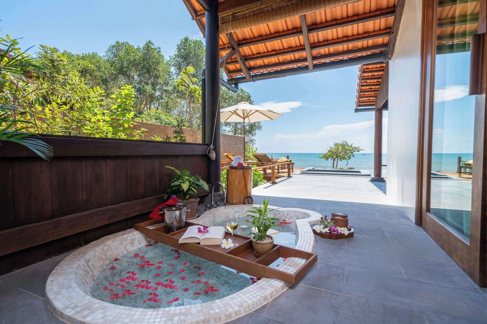 Green Bay Phu Quoc Resort & Spa — vibe