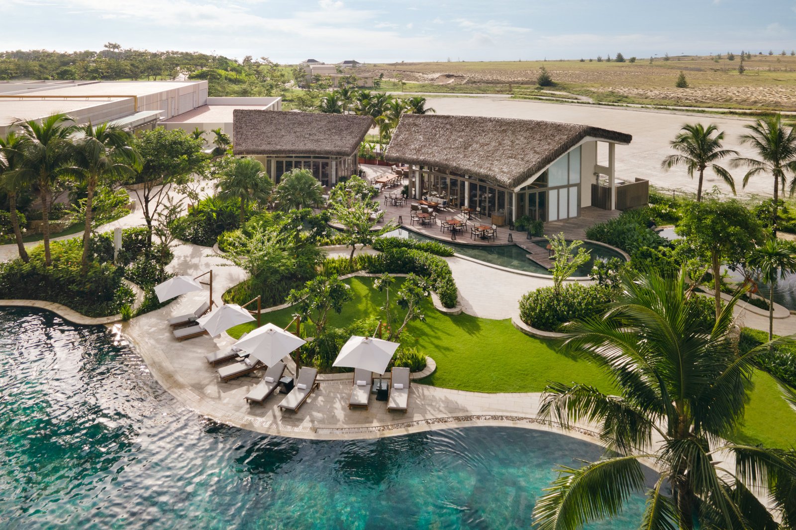 New World Hoiana Beach Resort, the pool