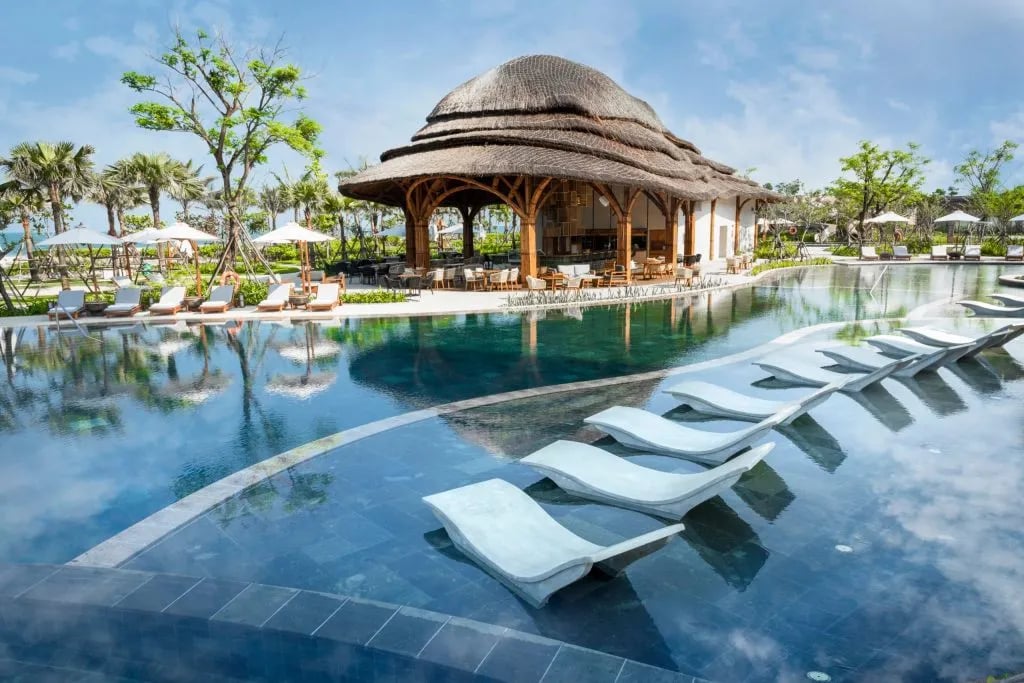 New World Hoiana Beach Resort, gym and pool deck