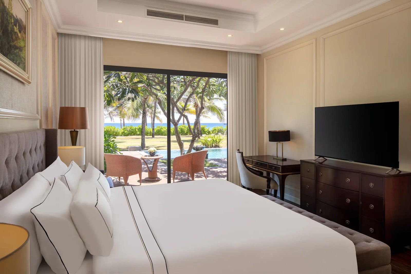 Meliá Vinpearl Cam Ranh Beach Resort