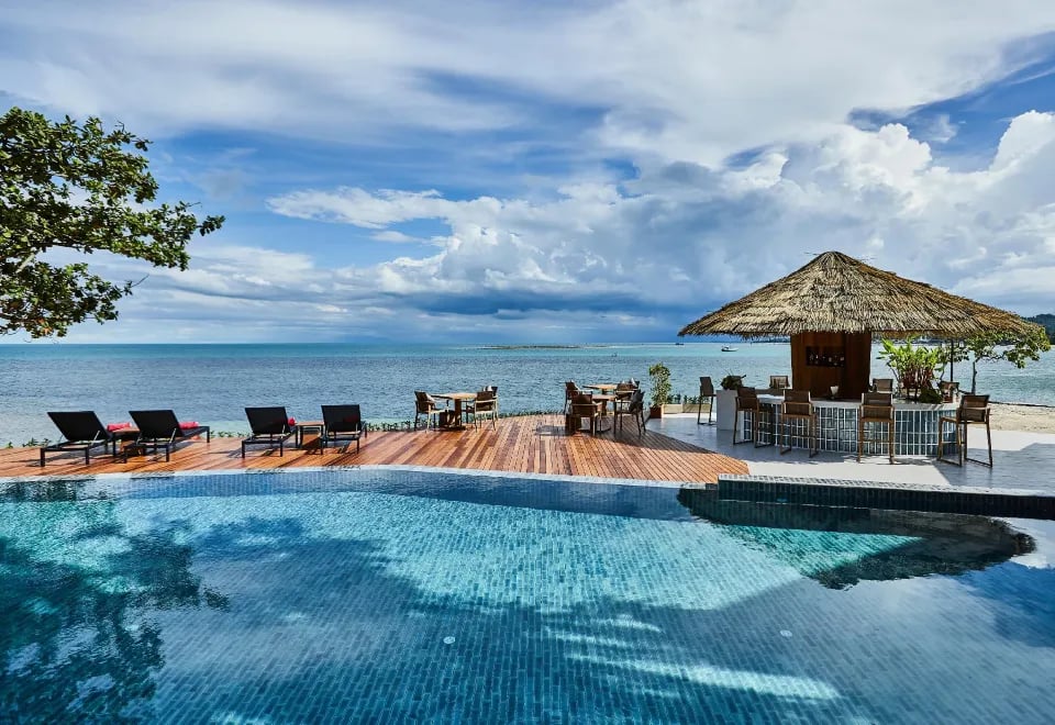 Rocky's Boutique Resort, the pool