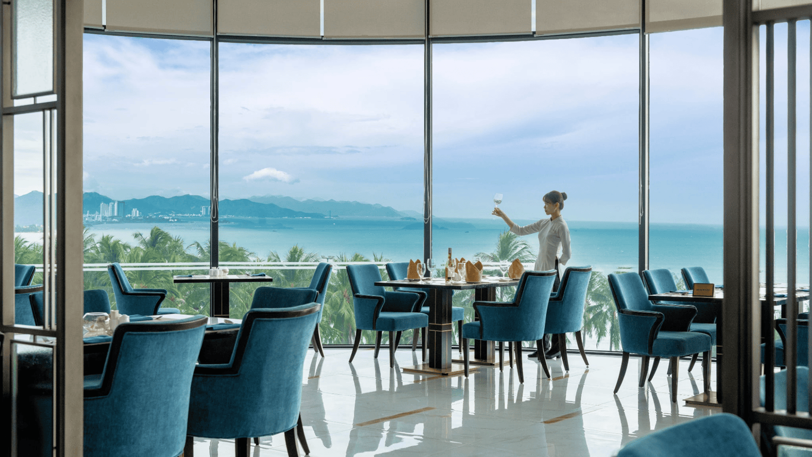 Vinpearl Beachfront Nha Trang, coral restaurant