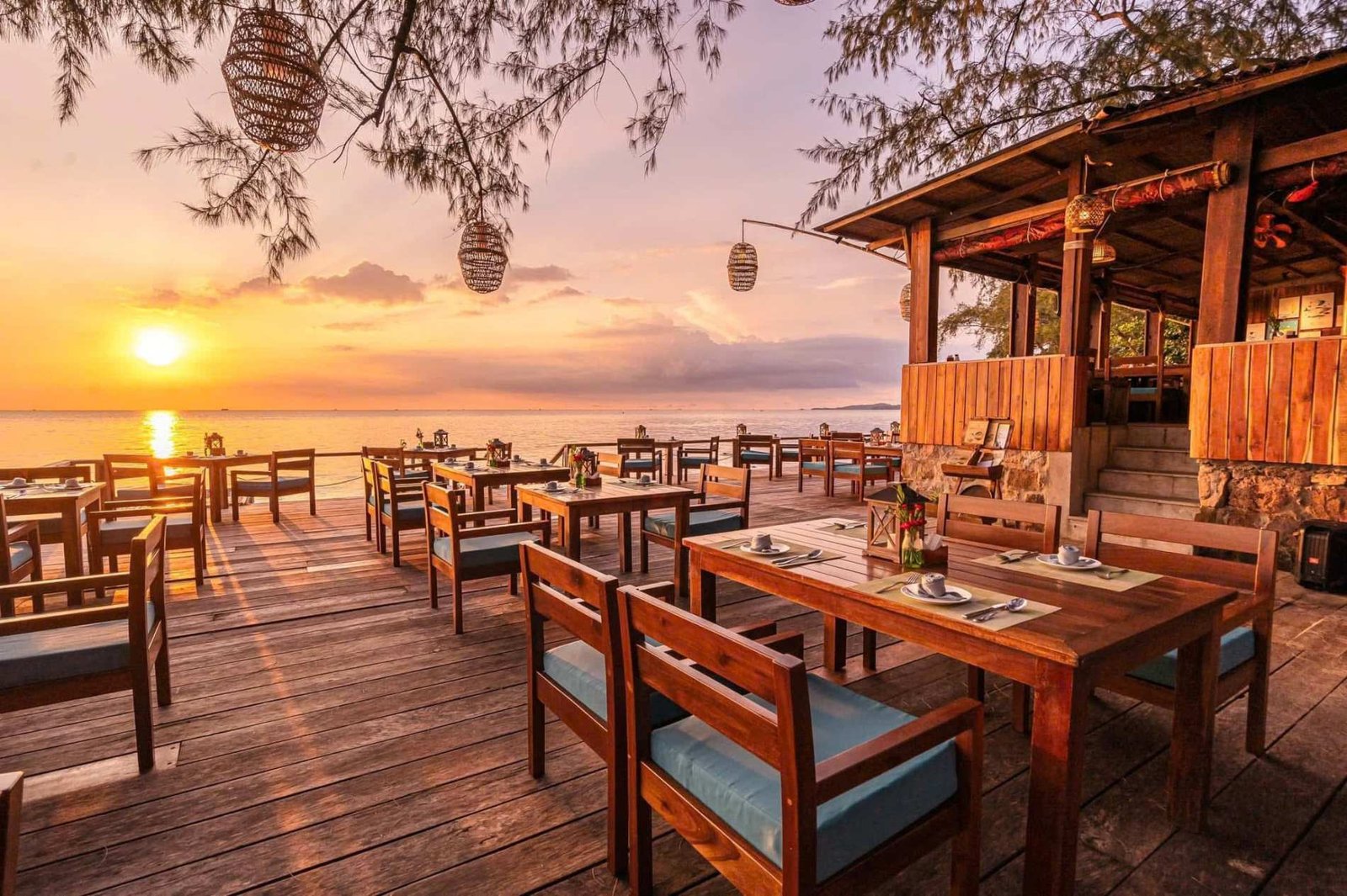 Camia Resort & Spa, at the table
