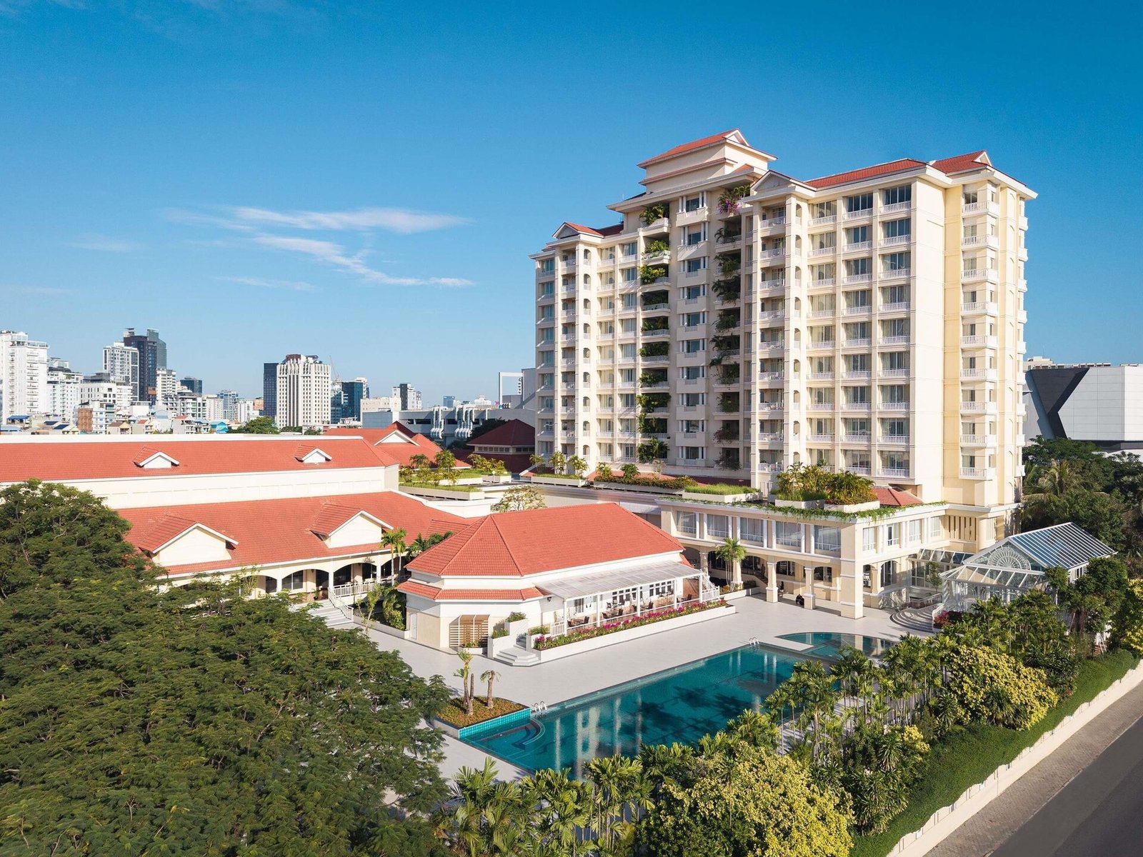 Sofitel Phnom Penh Phokeethra, the pool