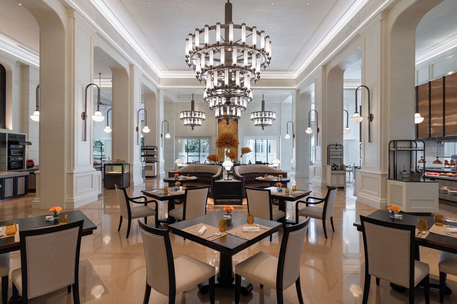 Sofitel Phnom Penh Phokeethra, at the table