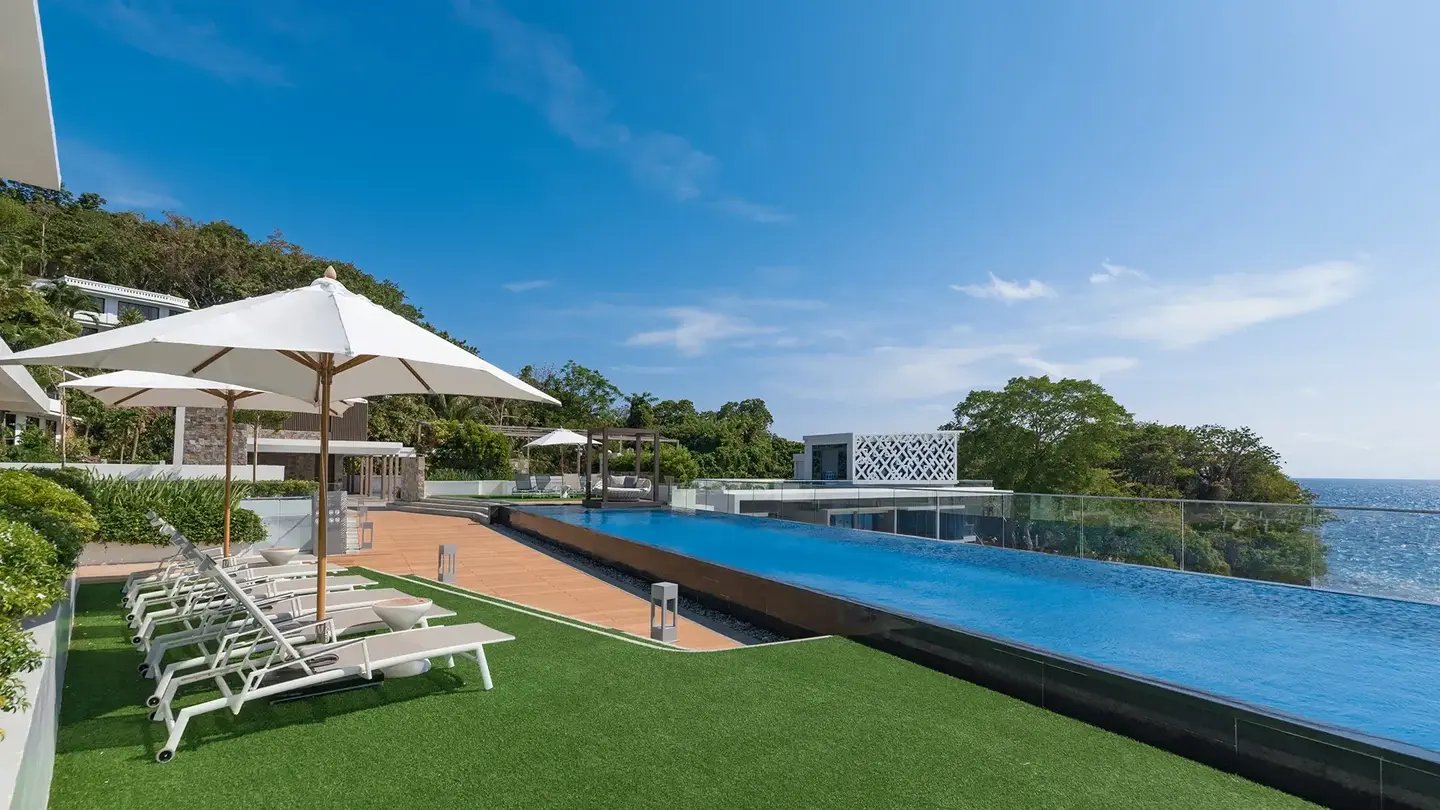 Crimson Resort and Spa Boracay, the pool