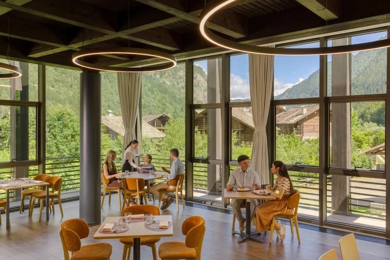 Hotel NH Collection Alagna Mirtillo Rosso, at the table