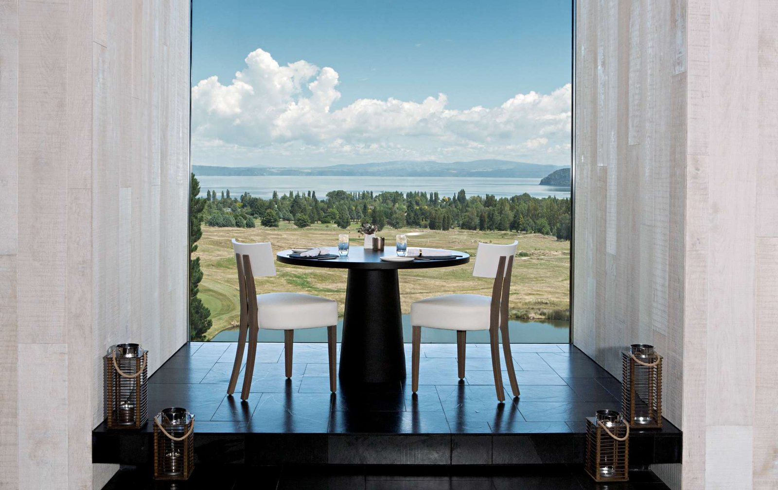 Kinloch Manor & Villas, k restaurant