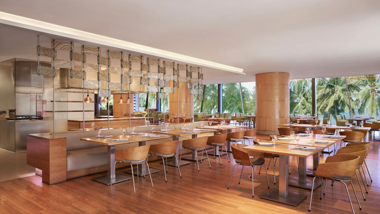Sheraton Nha Trang Hotel & Spa — eat & drink