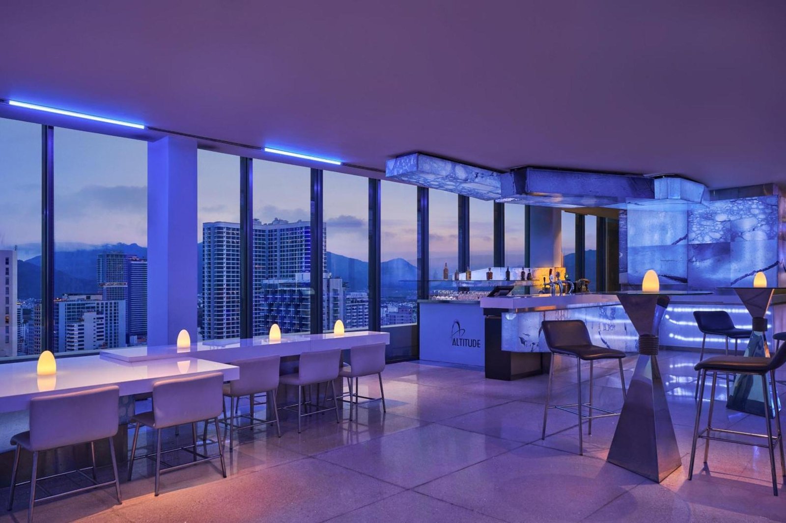 Sheraton Nha Trang Hotel & Spa, altitude rooftop bar