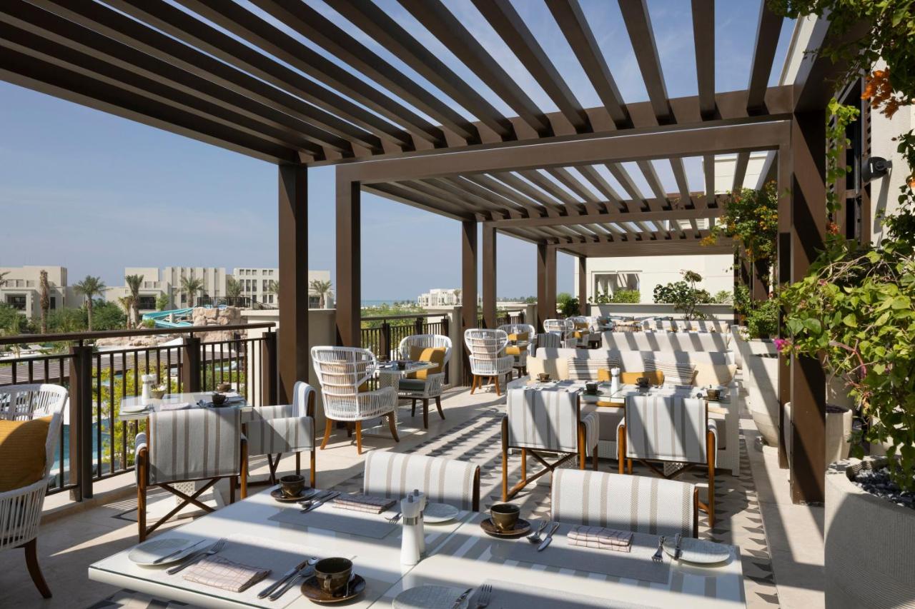 Jumeirah Gulf of Bahrain, at the table