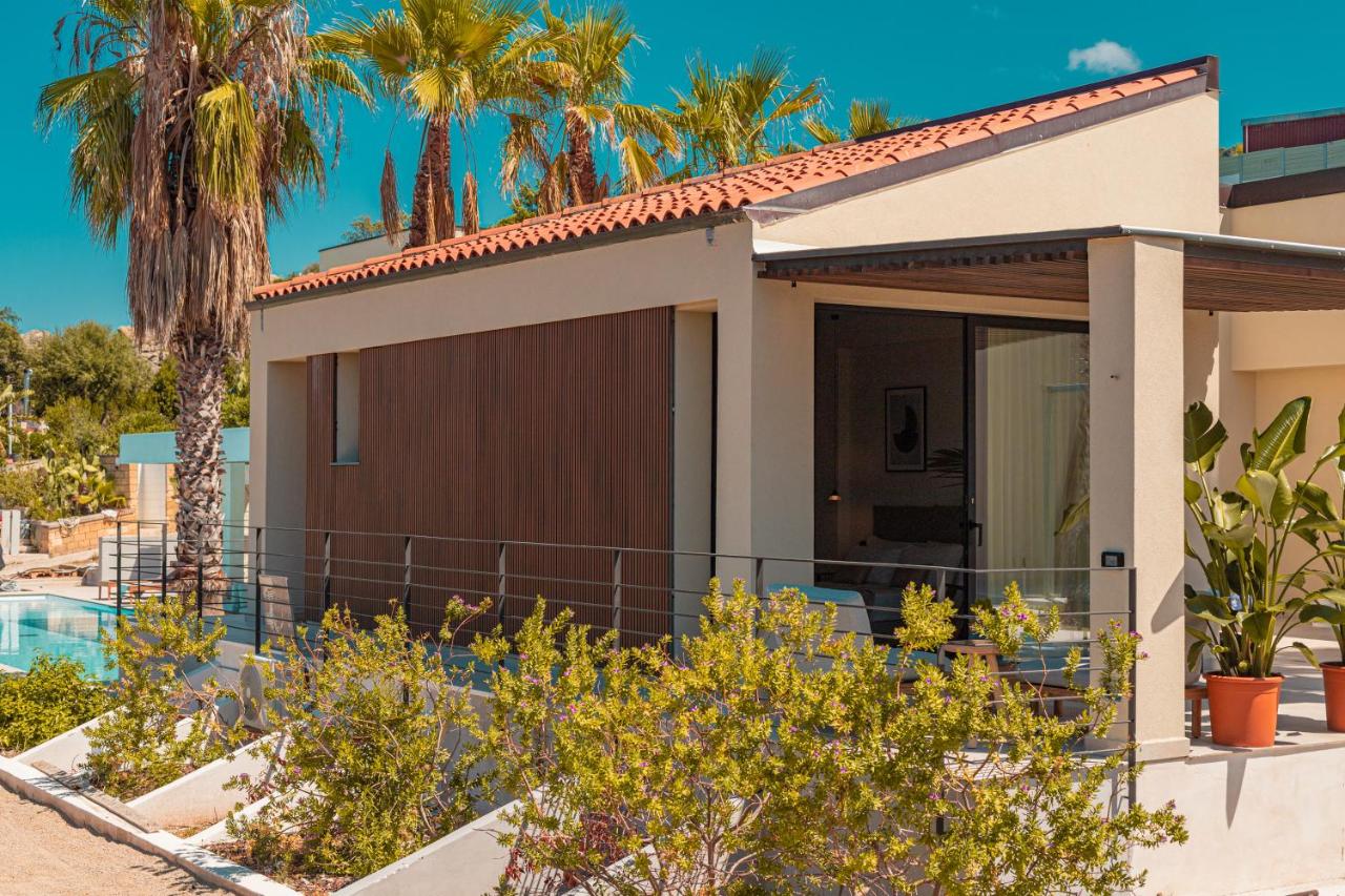 Insulae Resort, how it began