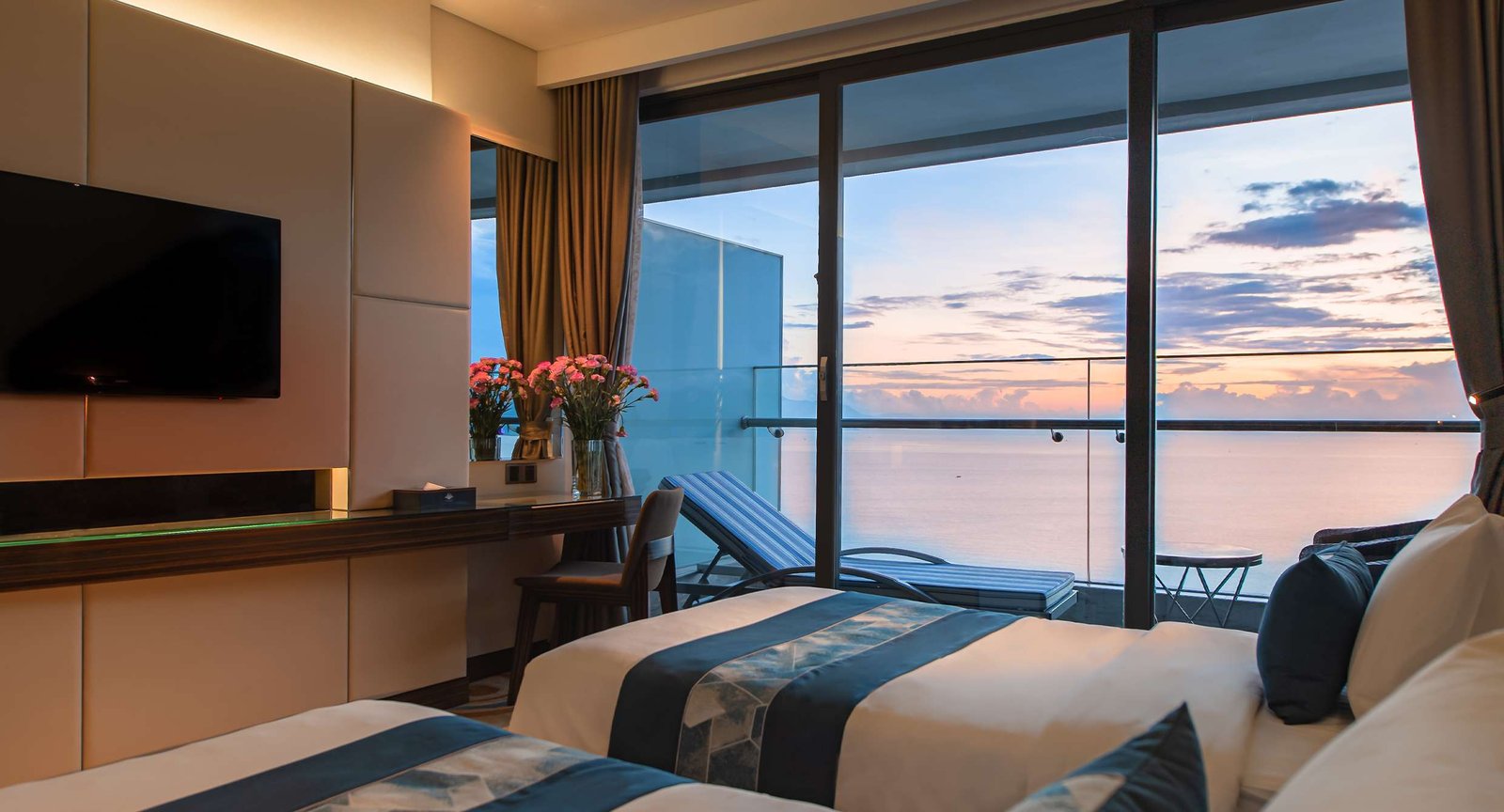 Queen Ann Hotel — rooms
