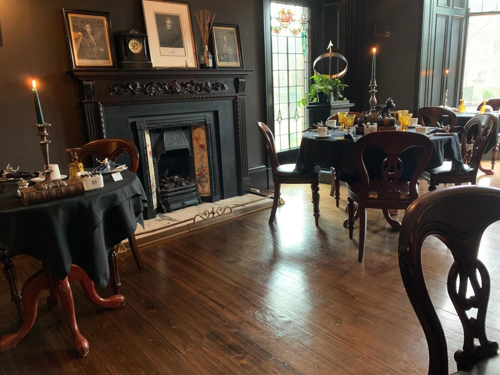 23 Mayfield Guest House, breakfast dining room