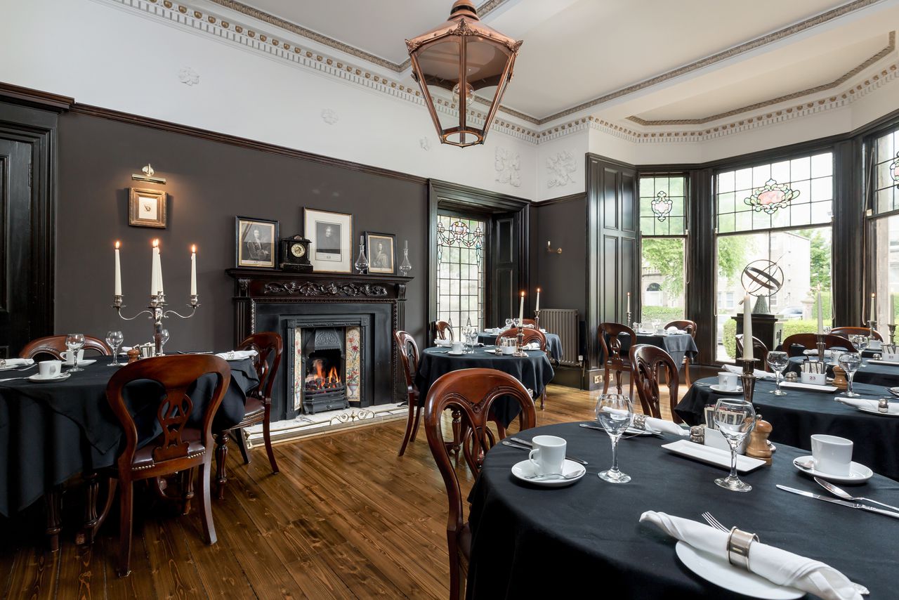 23 Mayfield Guest House, breakfast dining room