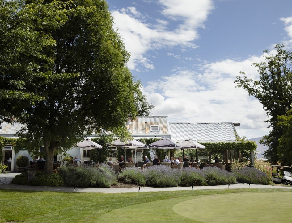 Millbrook Resort, hole in one café