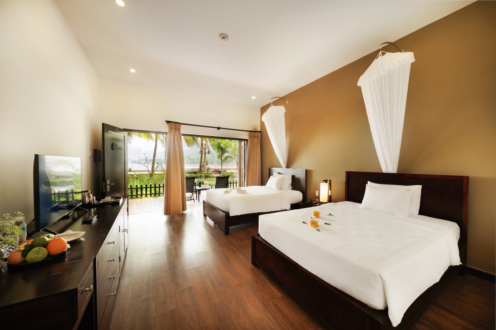 Diamond Bay Resort & Spa — rooms