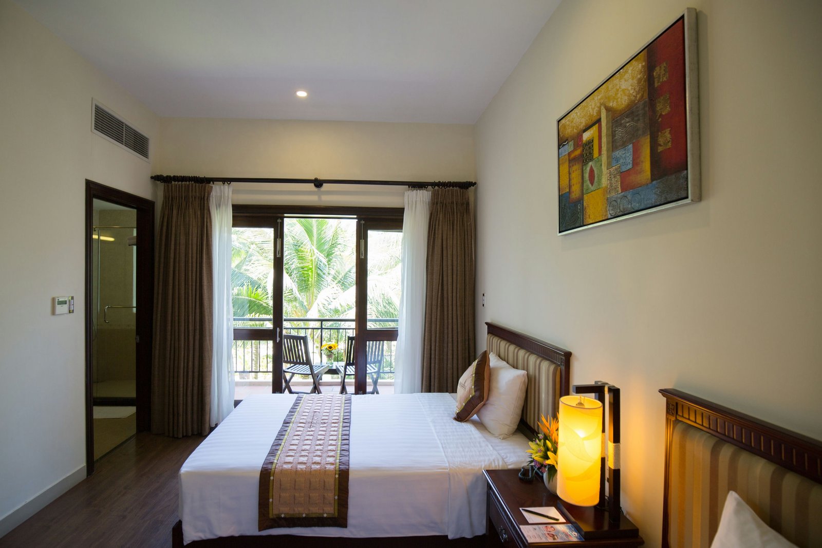 Diamond Bay Resort & Spa — rooms