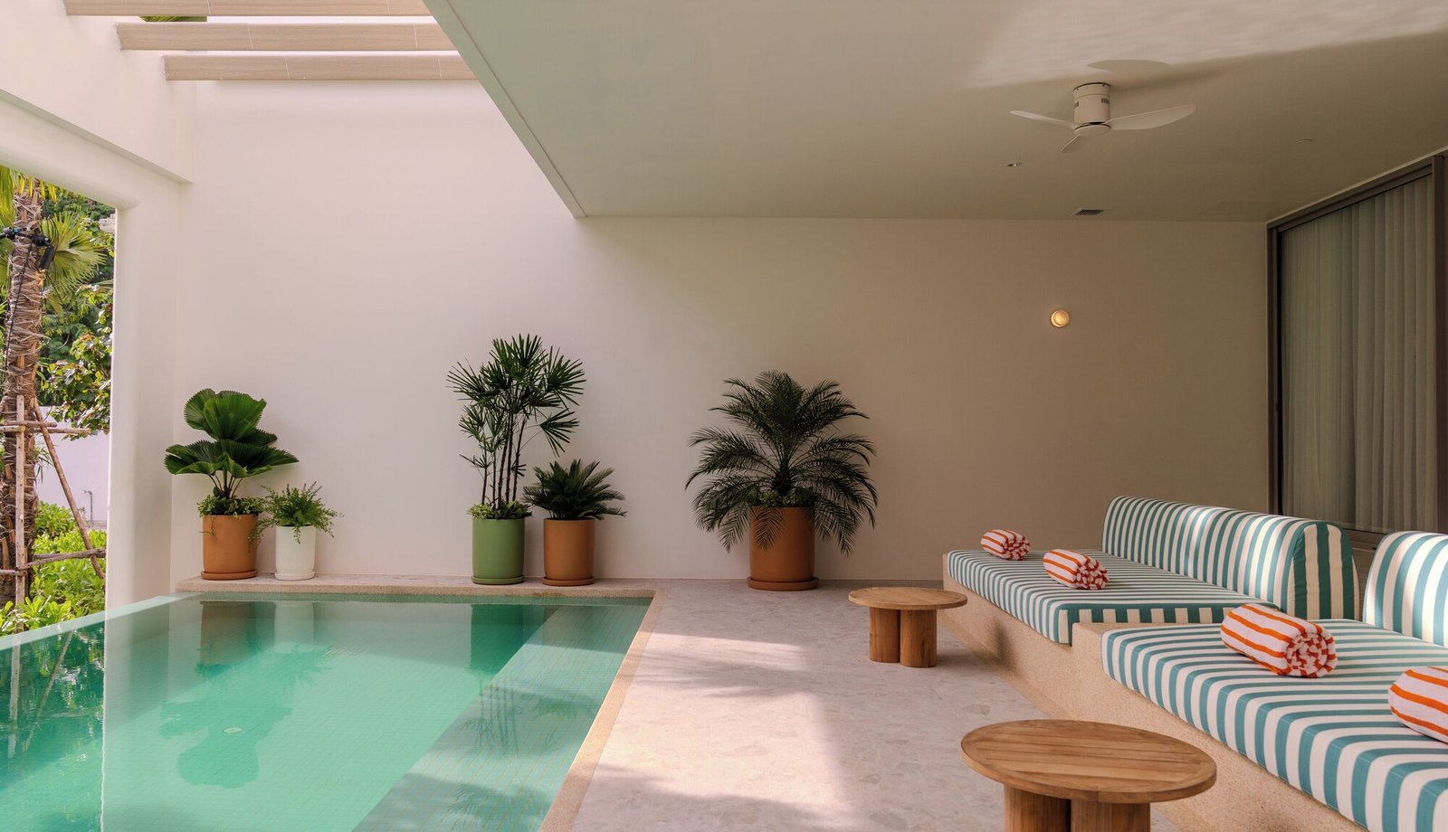 The Standard, Pattaya Na Jomtien, the pool