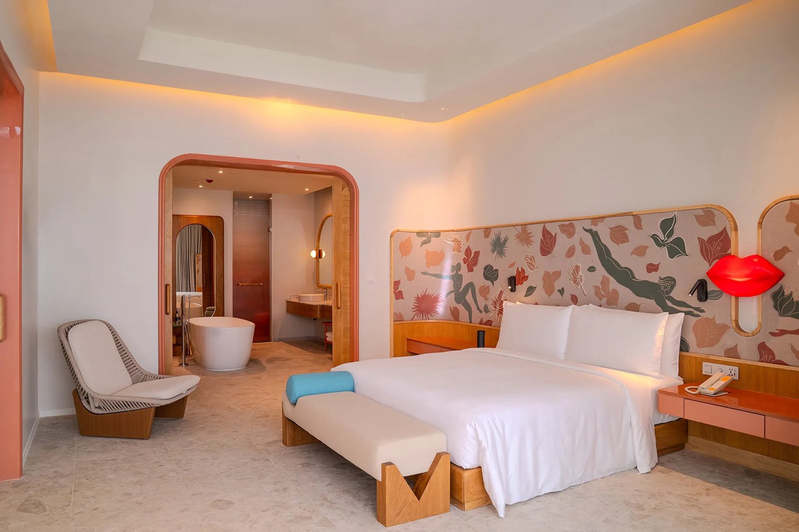 The Standard, Pattaya Na Jomtien
