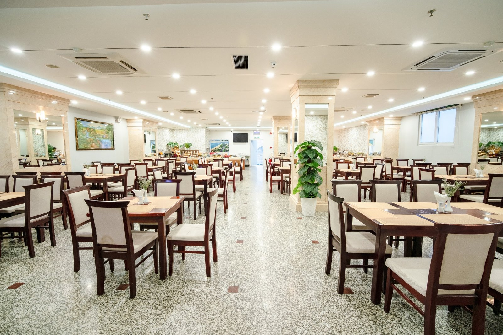 Galliot Hotel and Spa Nha Trang — eat & drink