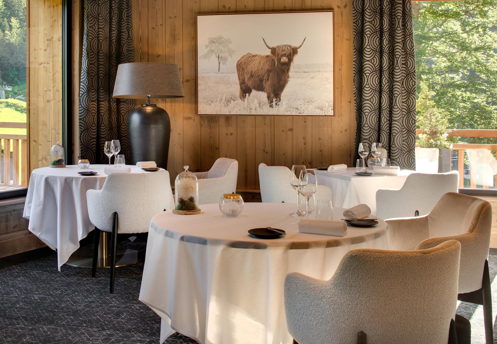 Domaine de Montagne, at the table