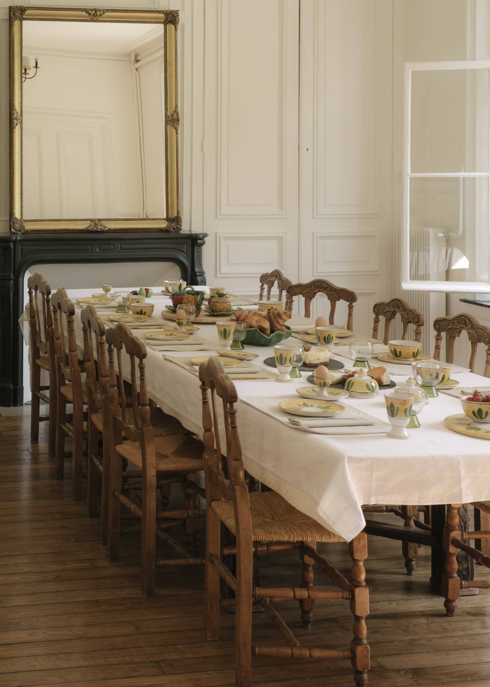 Petit Chateau Vercourt, at the table