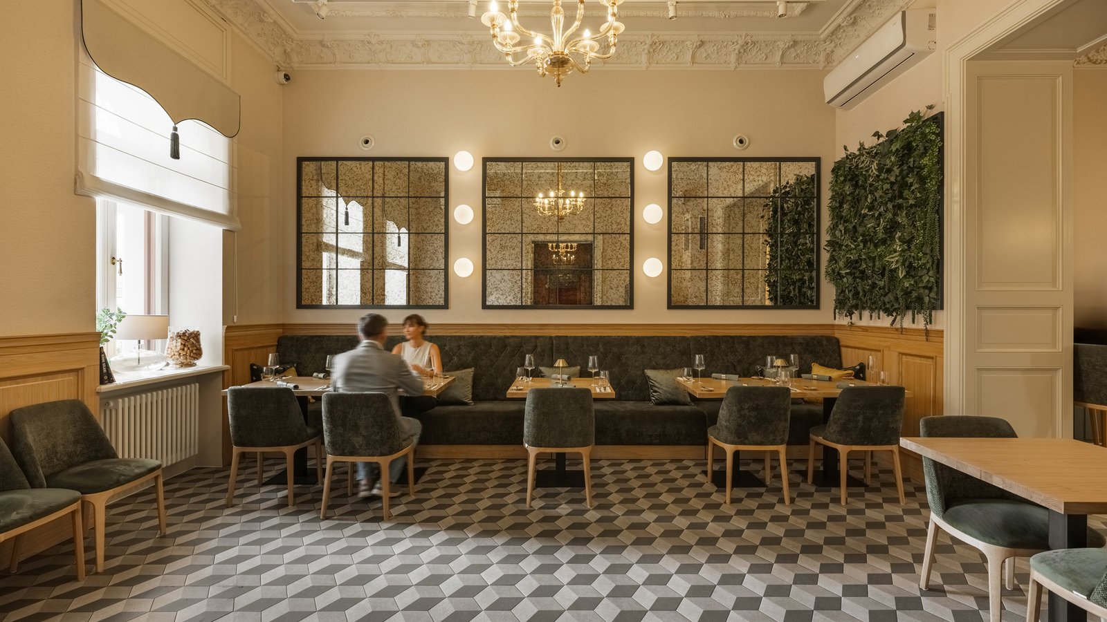 Hotel Traugutta 12, acanti restaurant