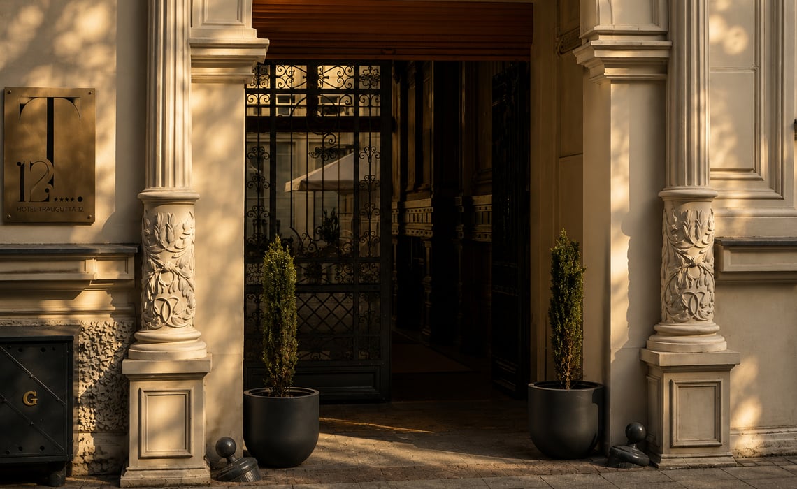 Hotel Traugutta 12, how it began
