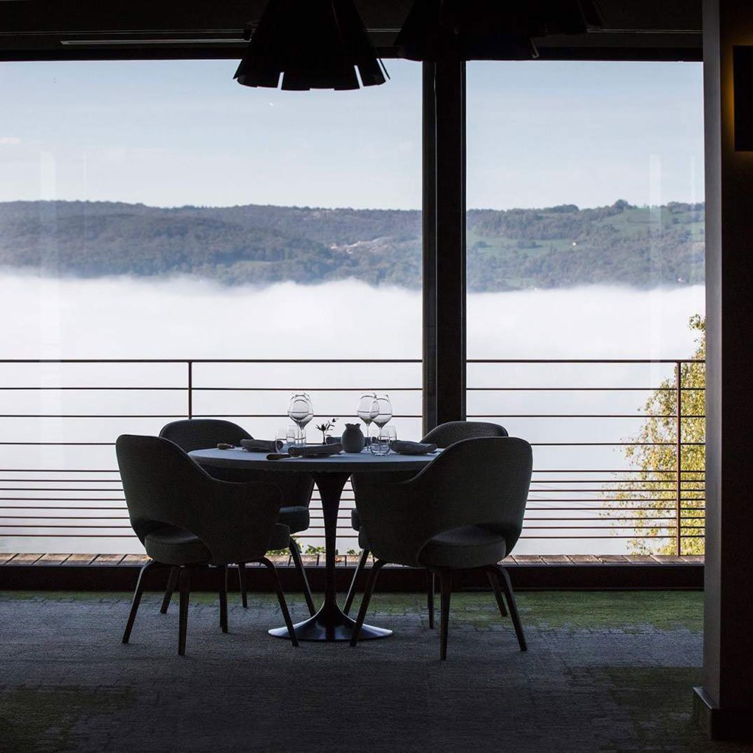 La Maison des Morainières, at the table