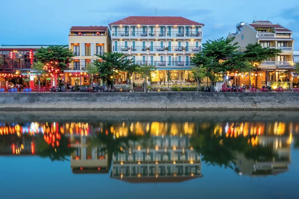 Aman Riverside Hotel