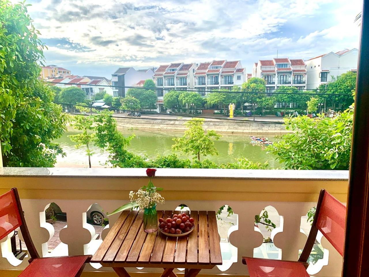 Aman Riverside Hotel — vibe