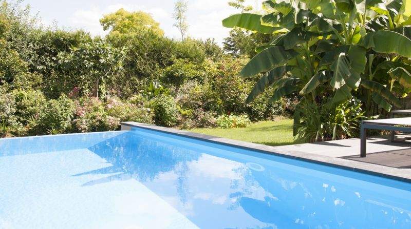 Le Saison, the pool