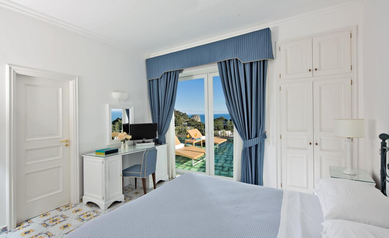 Canasta, rooms