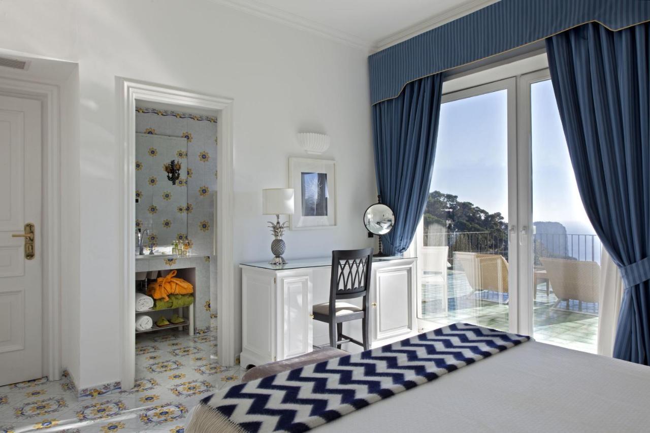 Canasta, rooms