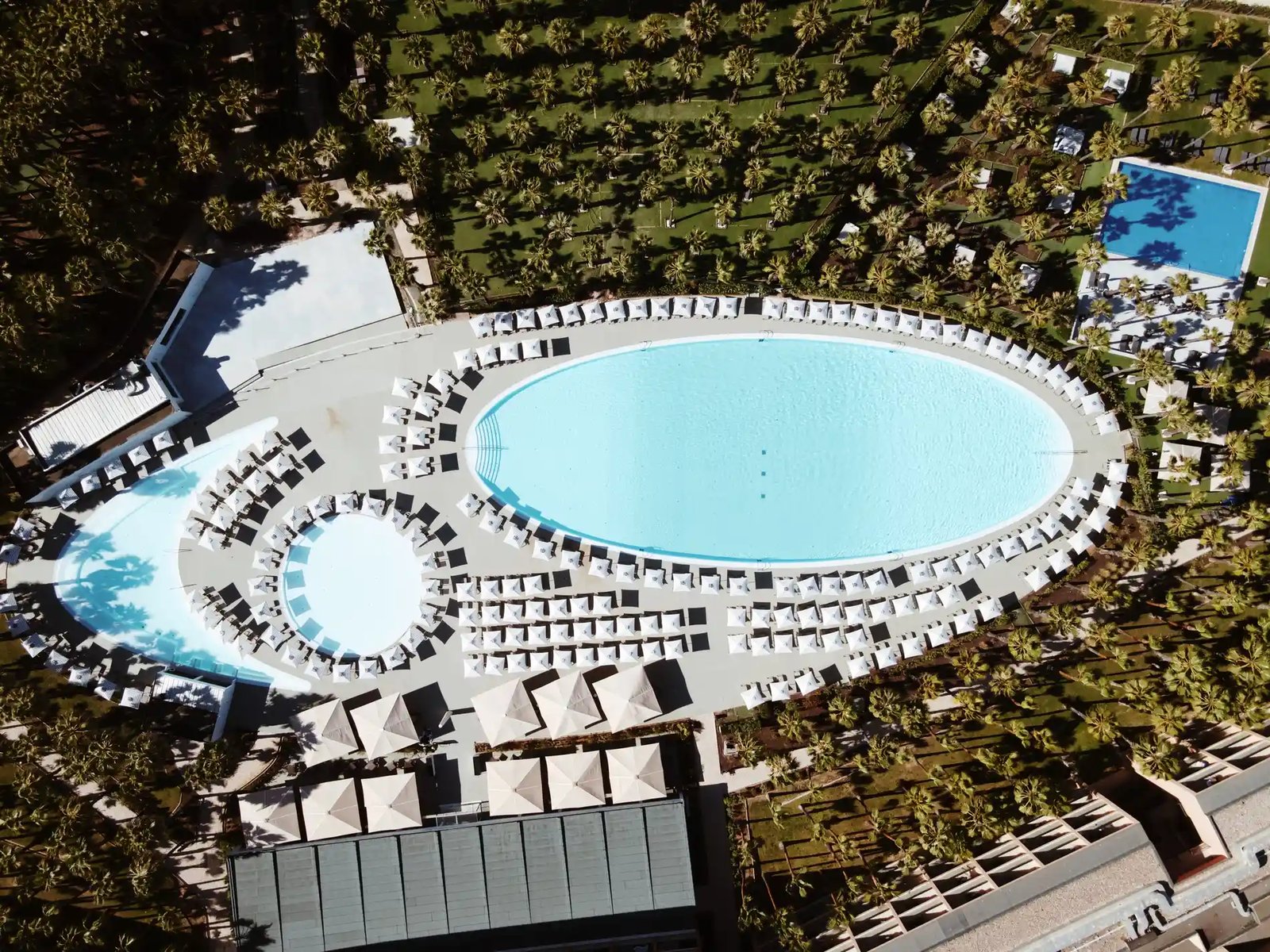 Wine & Books by the Sea, Algarve Resort, the pool