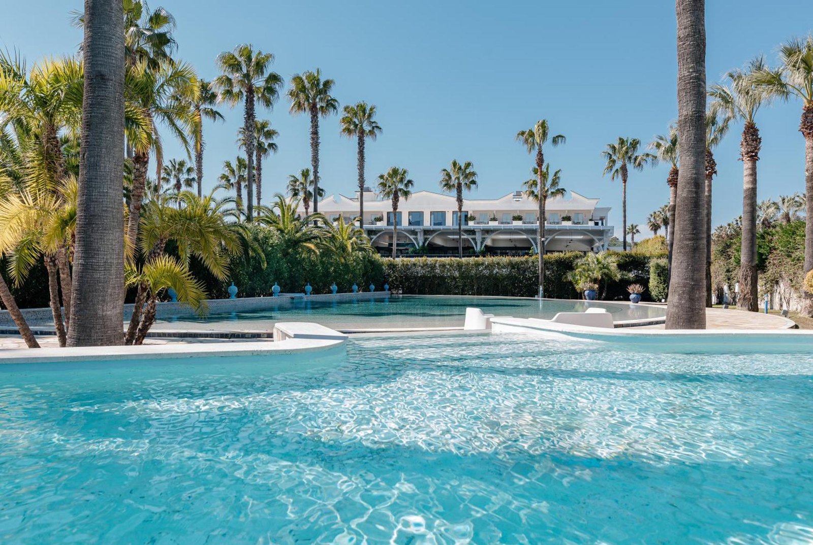 Savoy Beach Hotel, the pool