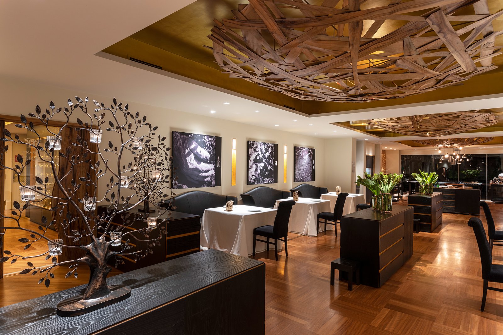 Savoy Beach Hotel, at the table