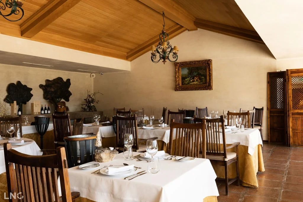 Pousada Convento de Belmonte, at the table