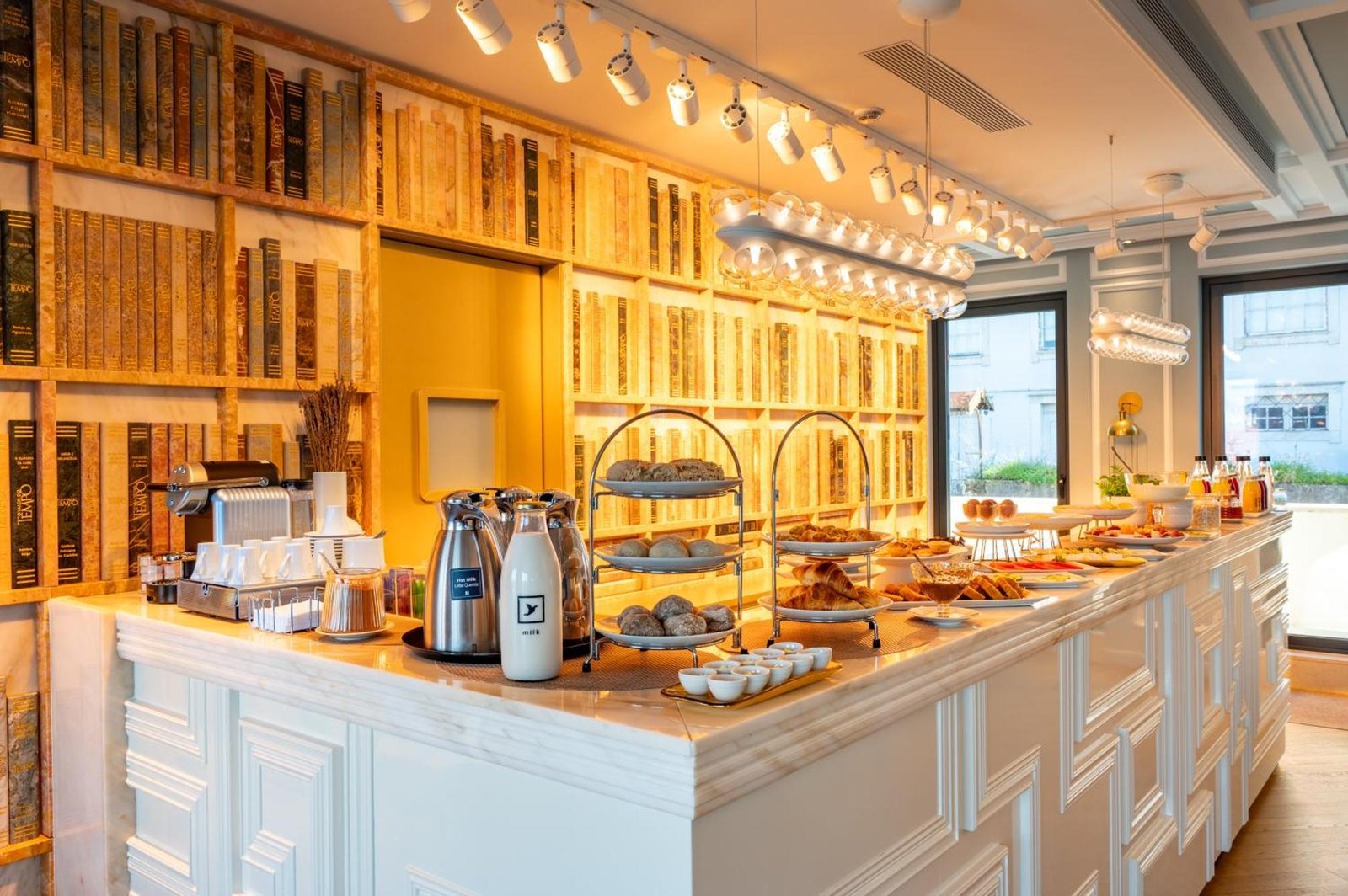 Praxis CBR Boutique Hotel, rooftop breakfast lounge and terrace