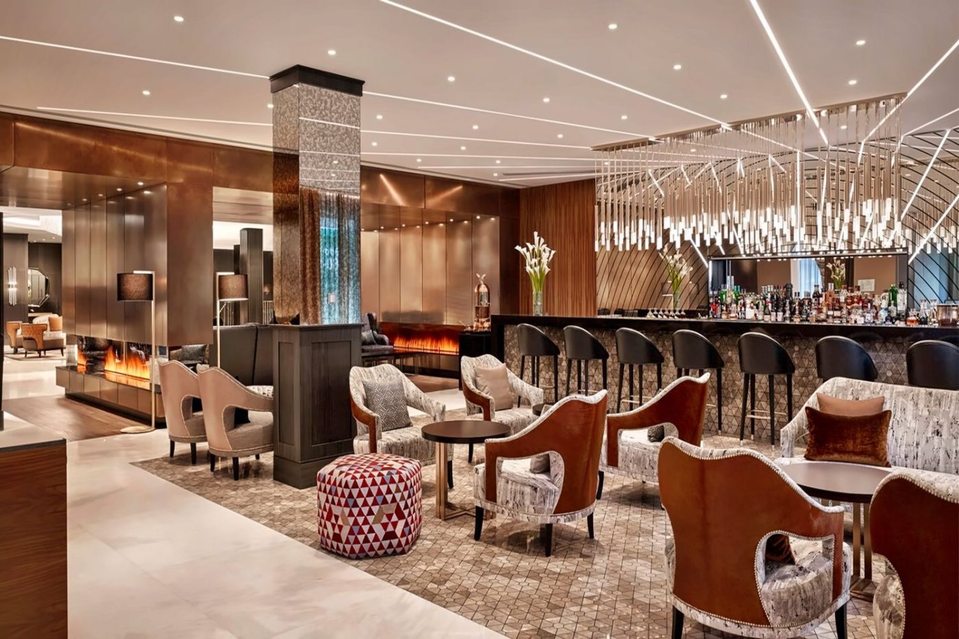 Hotel Alexander, at the table