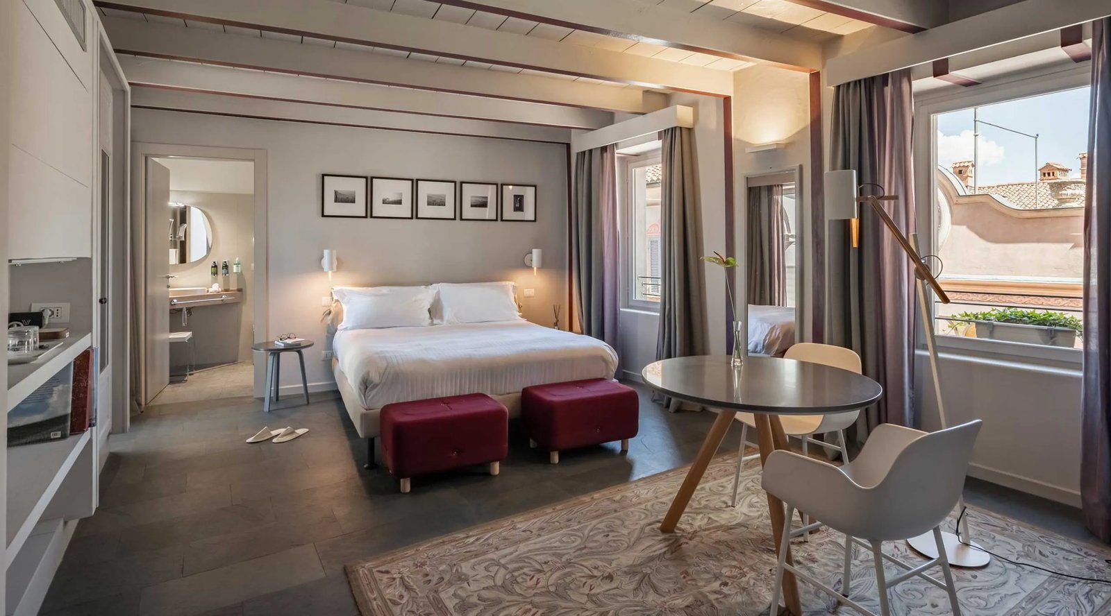UVE, rooms